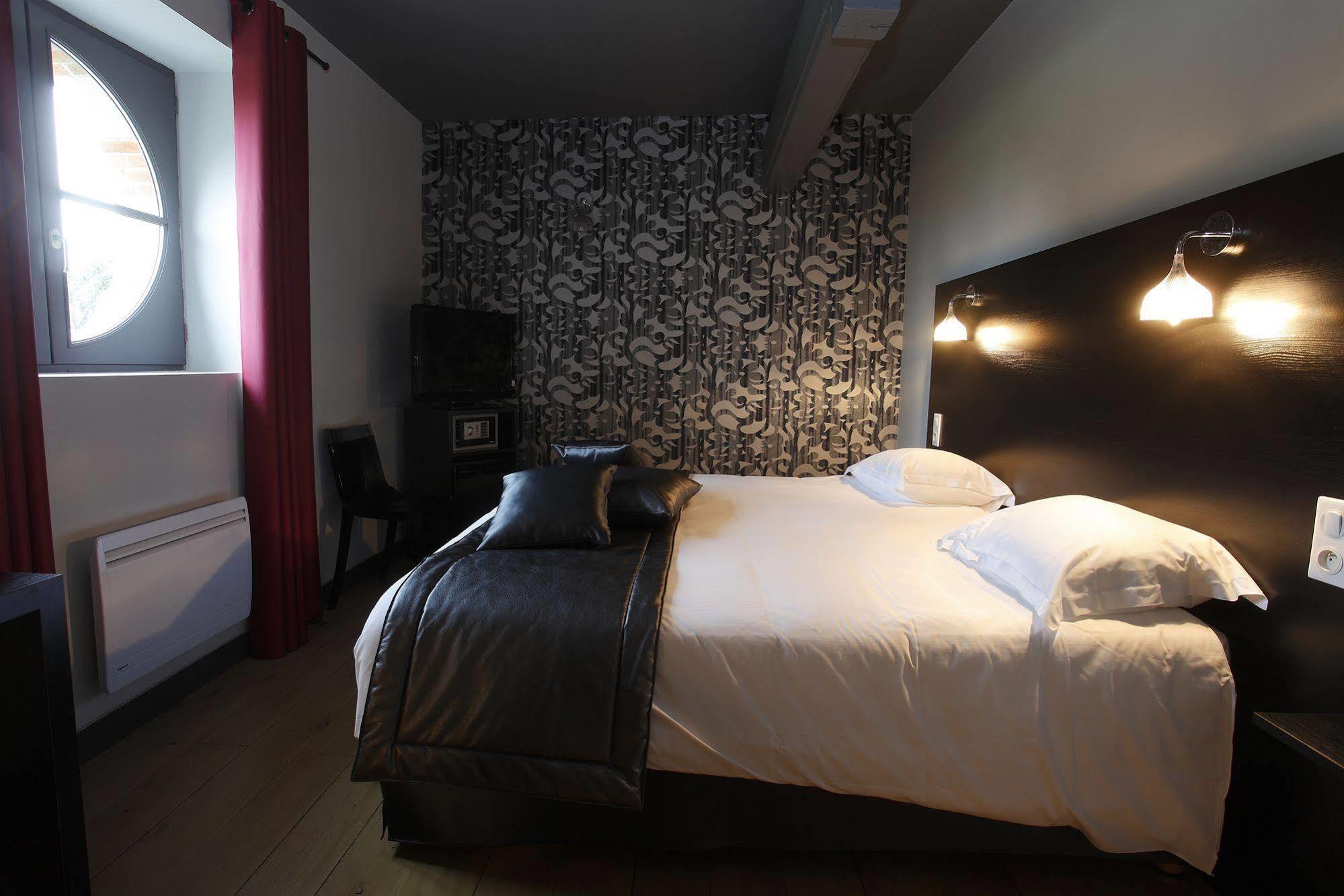 סן-לורן-סור-סבר Hotel Chateau De La Barbiniere מראה חיצוני תמונה